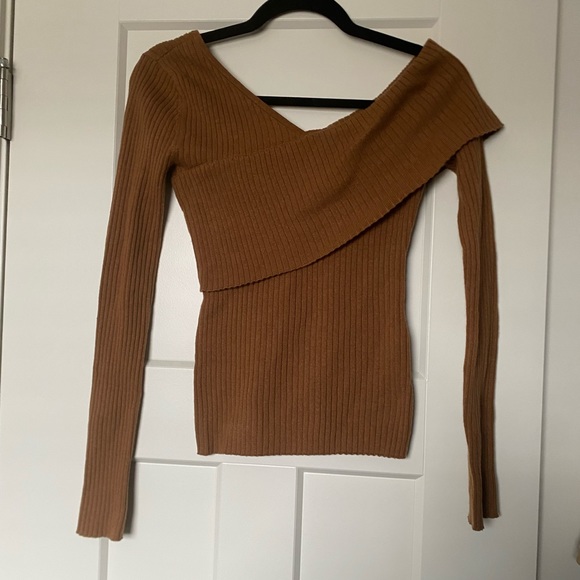 Lovers and Friends Booker Sweater - Picture 6 of 7